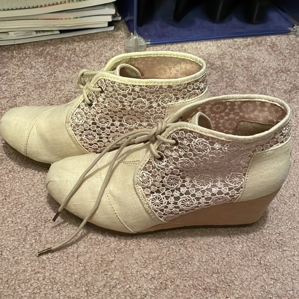BOBS from Skechers Women's High Notes Wedge Bootie